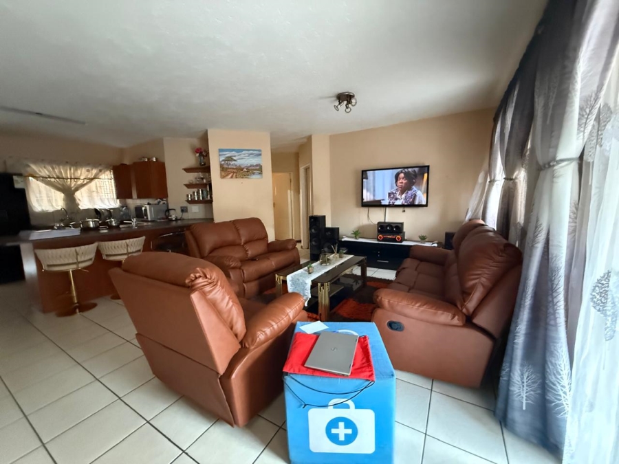 2 Bedroom Property for Sale in Rustenburg Central North West